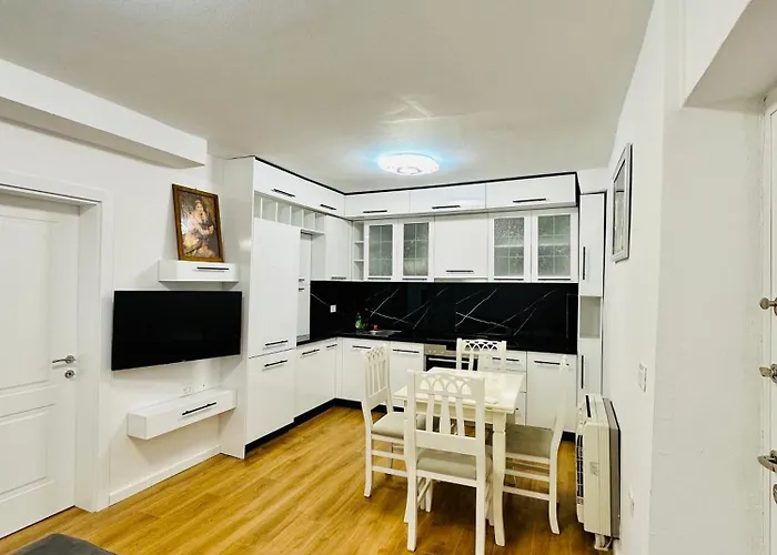 Lit Apartment